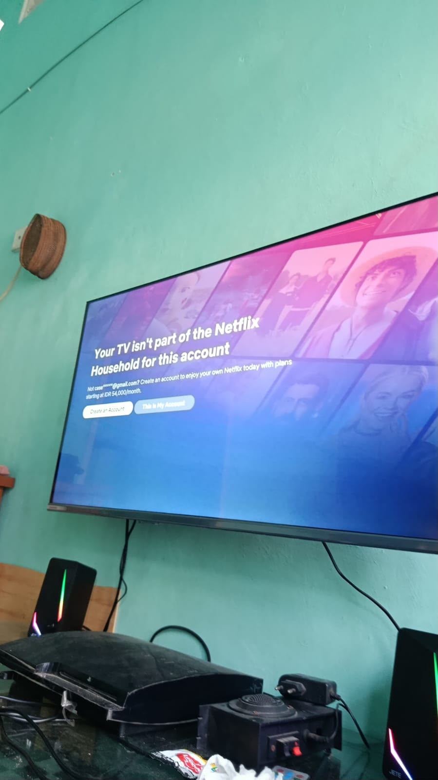Contoh tampilan Netflix Household.